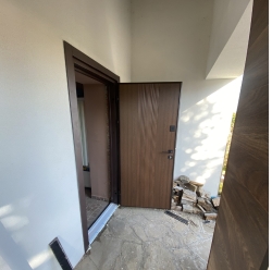 Вхідні Двері Ніка Redfort1.jpg