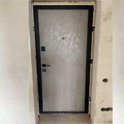 Вхідні двері Бостон 2 кольори Комфорт 3 Redfort R1R5.jpg