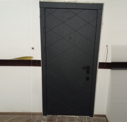 Вхідні Двері Авангард Бакарді 2 кольори Qdoors R5.jpg