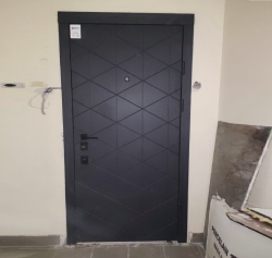 Вхідні Двері Авангард Бакарді 2 кольори Qdoors r3.jpg