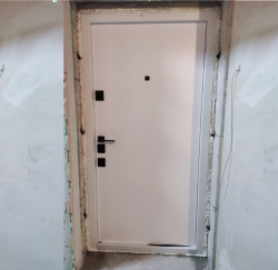 Вхідні Двері Авангард Тіффані 2 кольори Qdoors R3.jpg