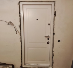 Вхідні Двері Авангард Тріно 2 кольори Qdoors R2.jpg