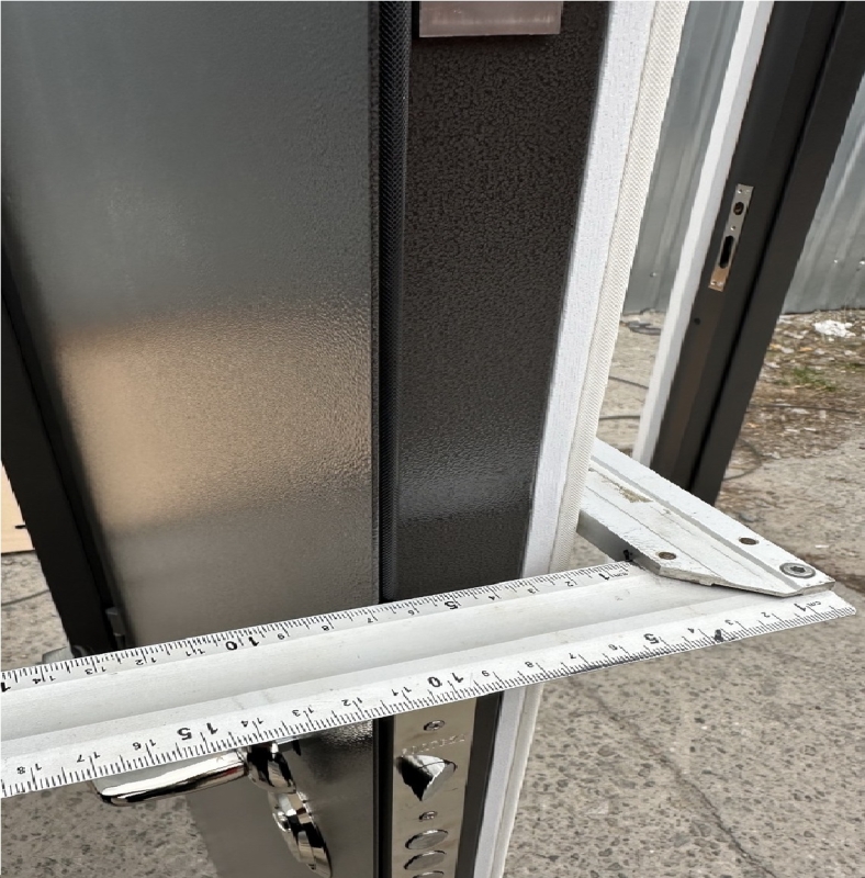 Вхідні Двері Метал-МДФ Каліфорнія Redfort Сірий Біле дерево, вулиця5.jpg