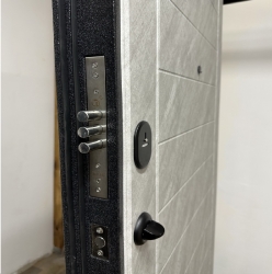 Вхідні Двері Торонто Redfort5.jpg